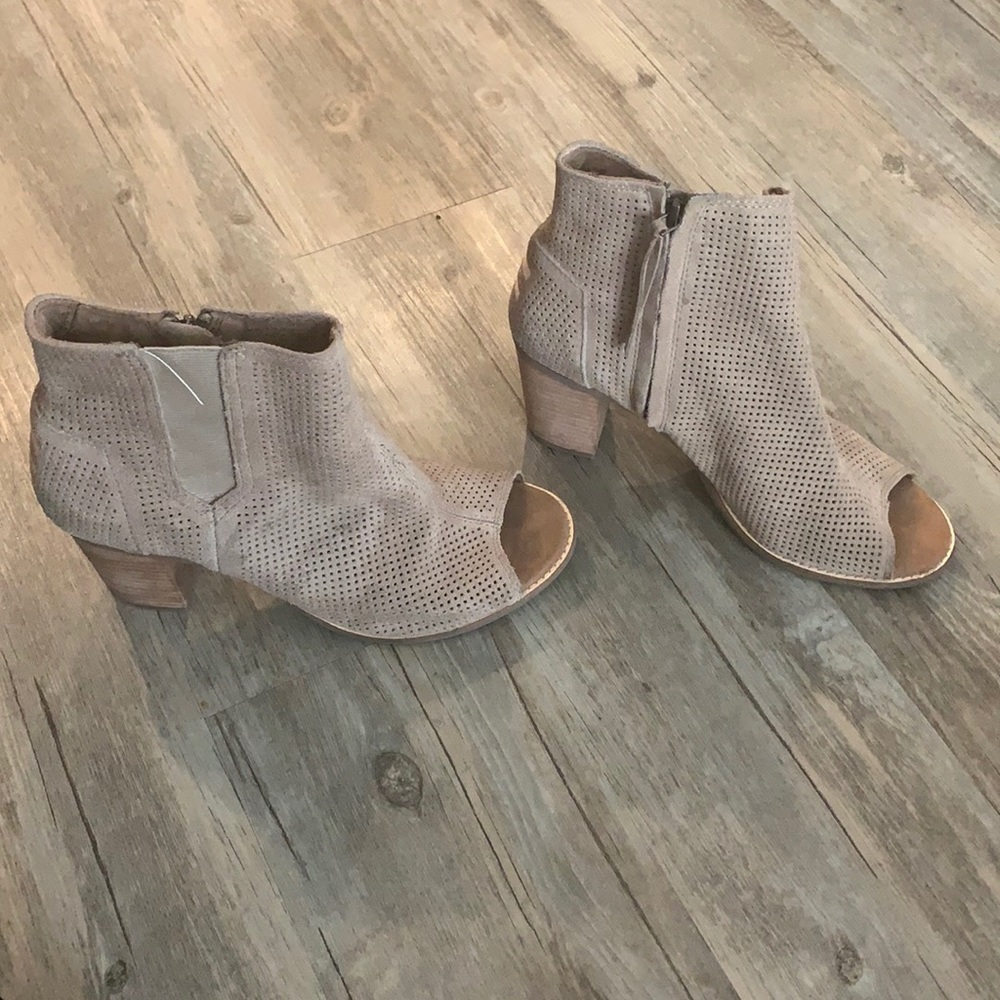 Tom’s Booties